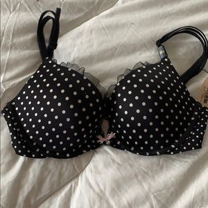 NWT very sexy push-up. Cute polka dot print. 32C
